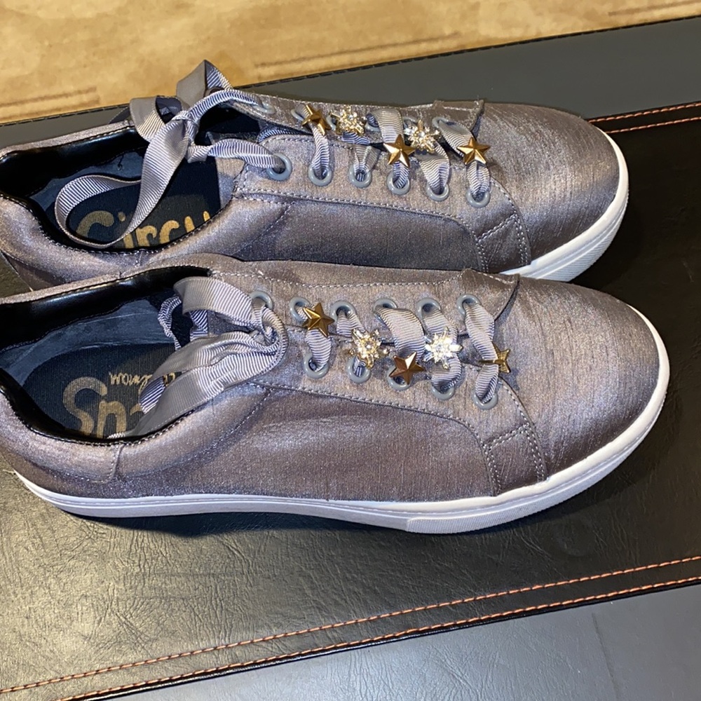 EUC Sam Edelman Embellished Grey Satin Sneakers 8 - Picture 2 of 3